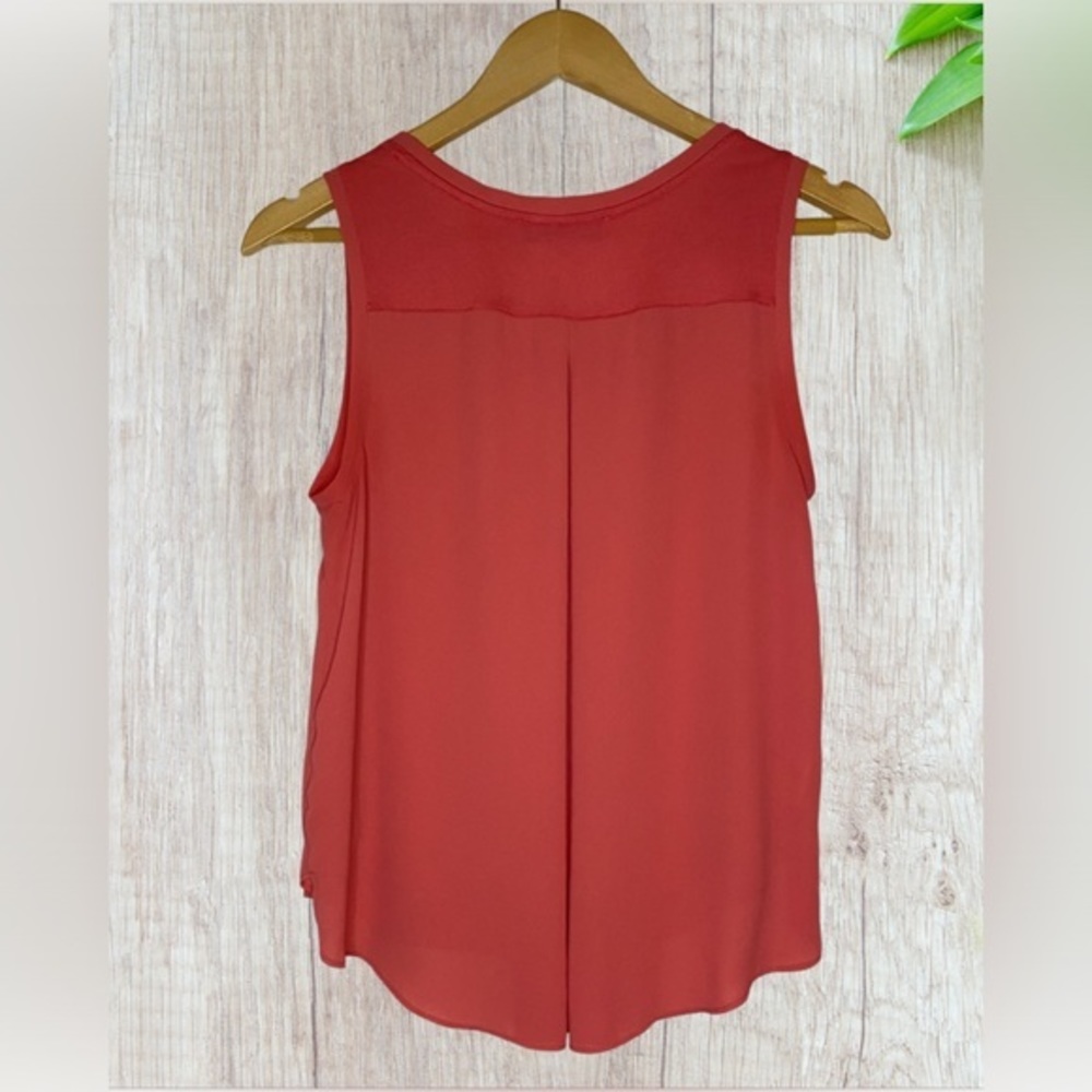 Women’s Ann Taylor LOFT Sleeveless‎ Scoop Neck Coral Slit Tank Blouse Size XS - Picture 3 of 6
